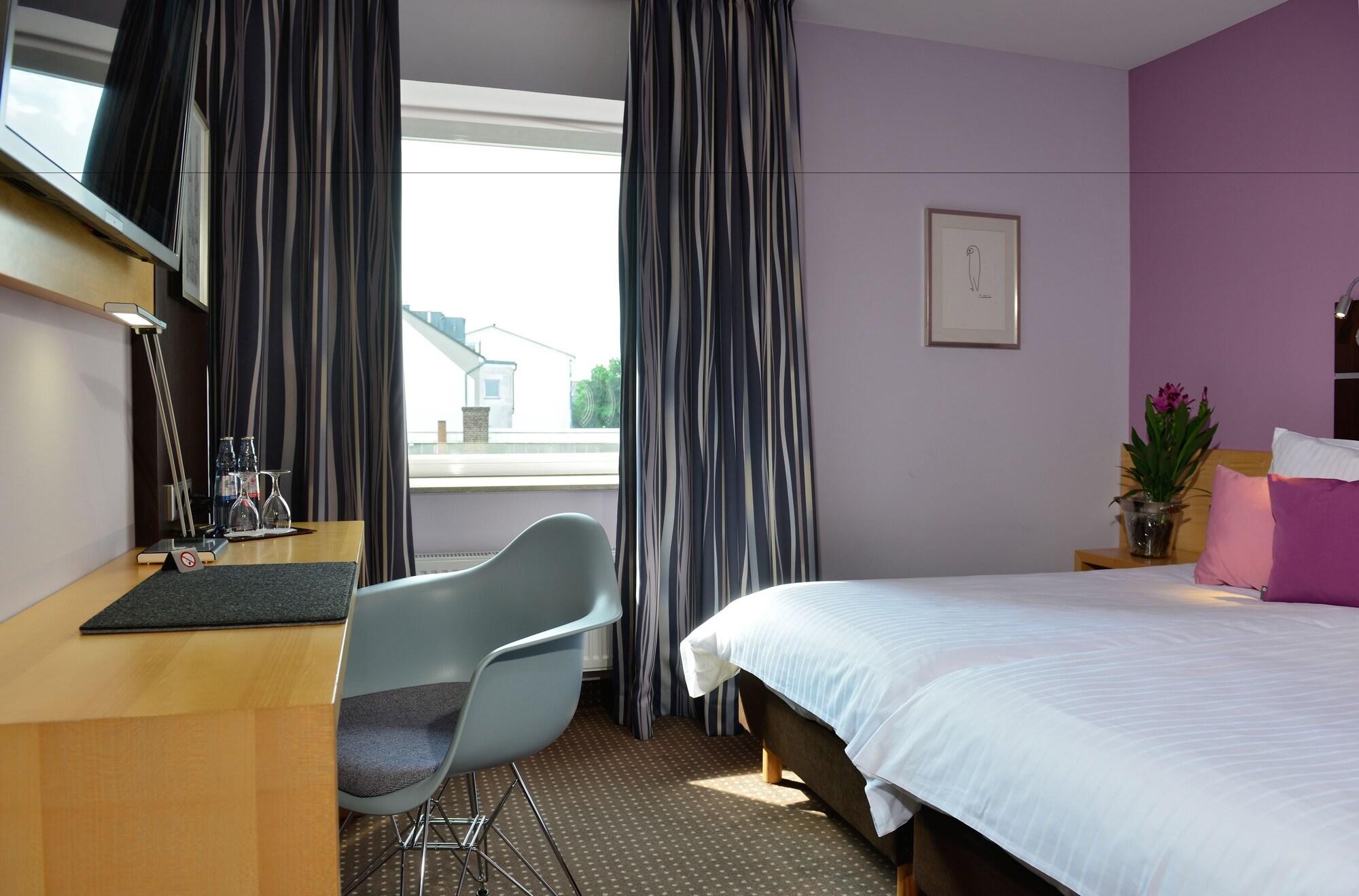Hotel Uhu Garni Кёльн Экстерьер фото