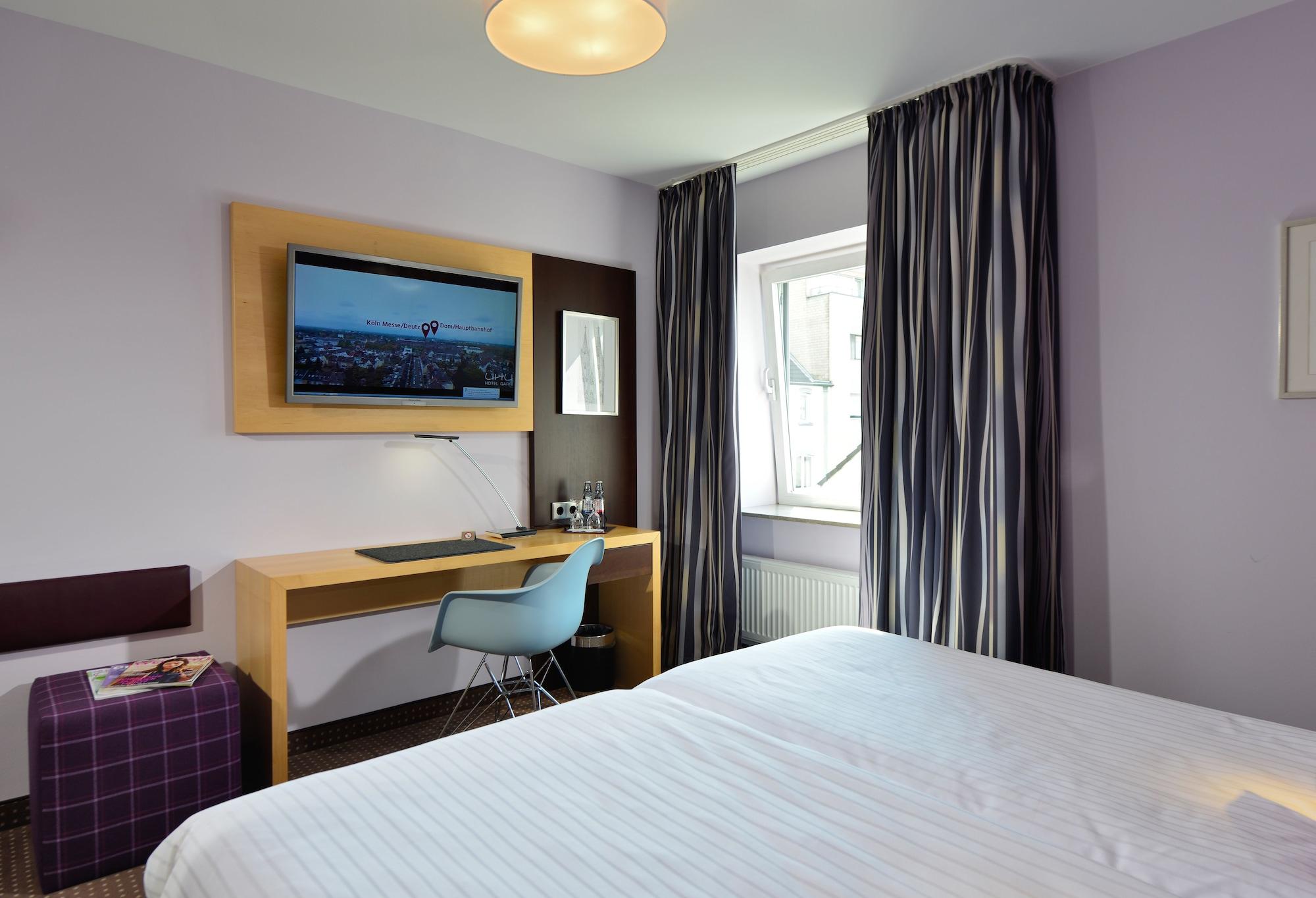 Hotel Uhu Garni Кёльн Экстерьер фото