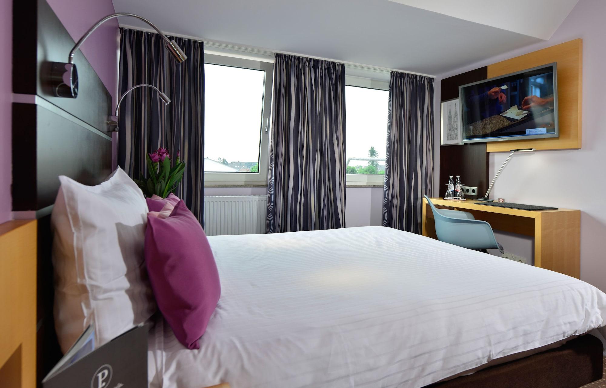Hotel Uhu Garni Кёльн Экстерьер фото