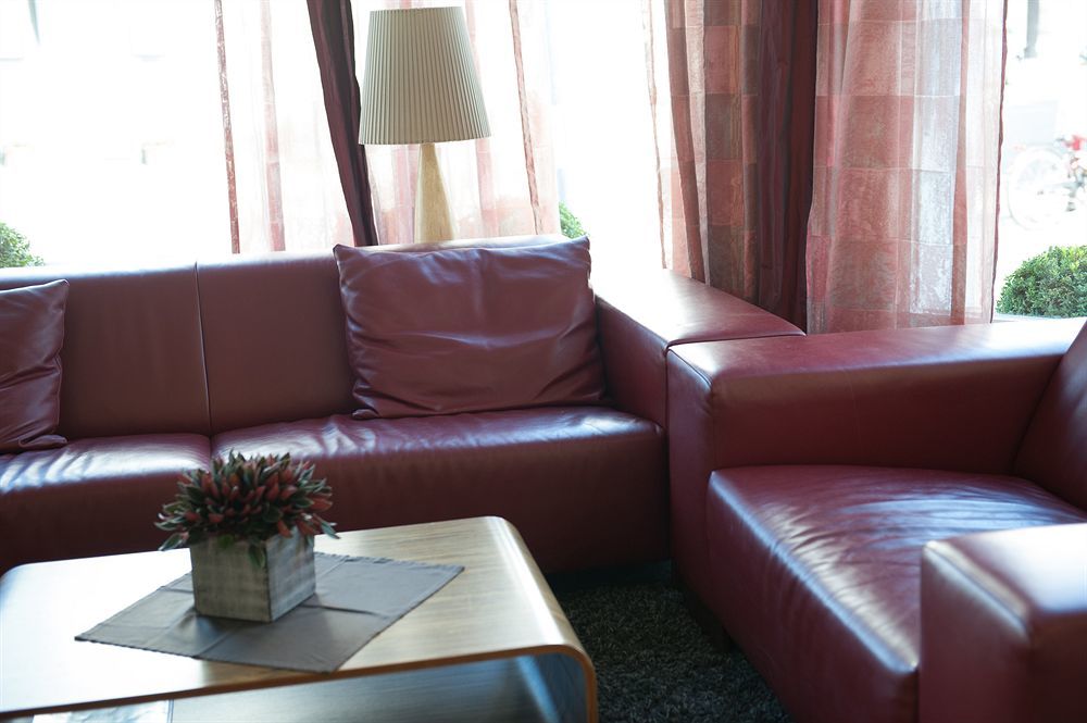 Hotel Uhu Garni Кёльн Экстерьер фото