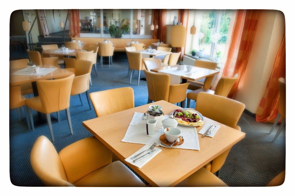 Hotel Uhu Garni Кёльн Экстерьер фото